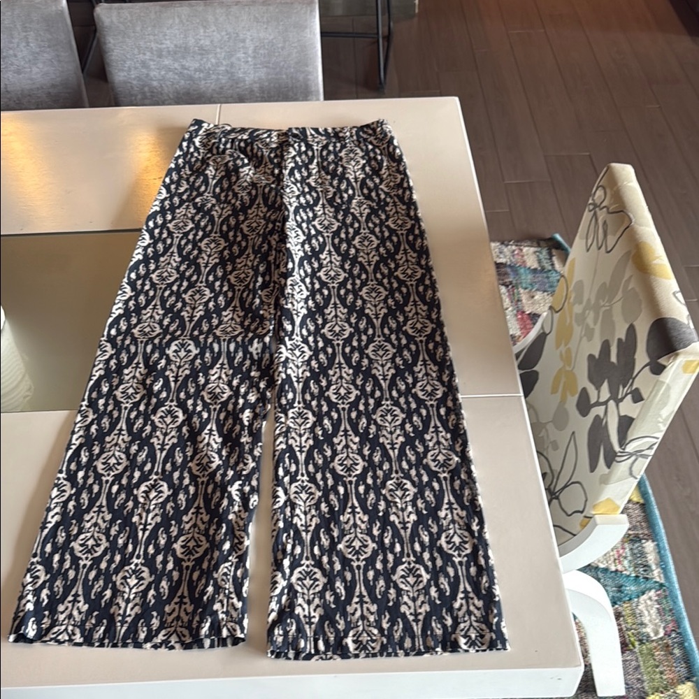 Zara Terez Black and Cream Patterned Trousers